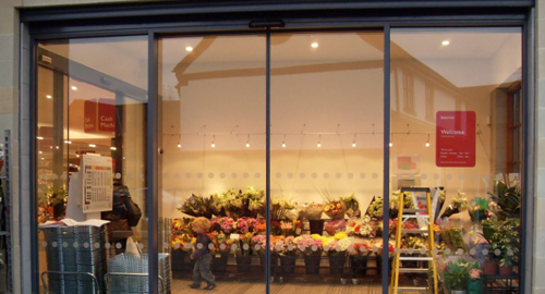 強大的實力右側(cè)圖片